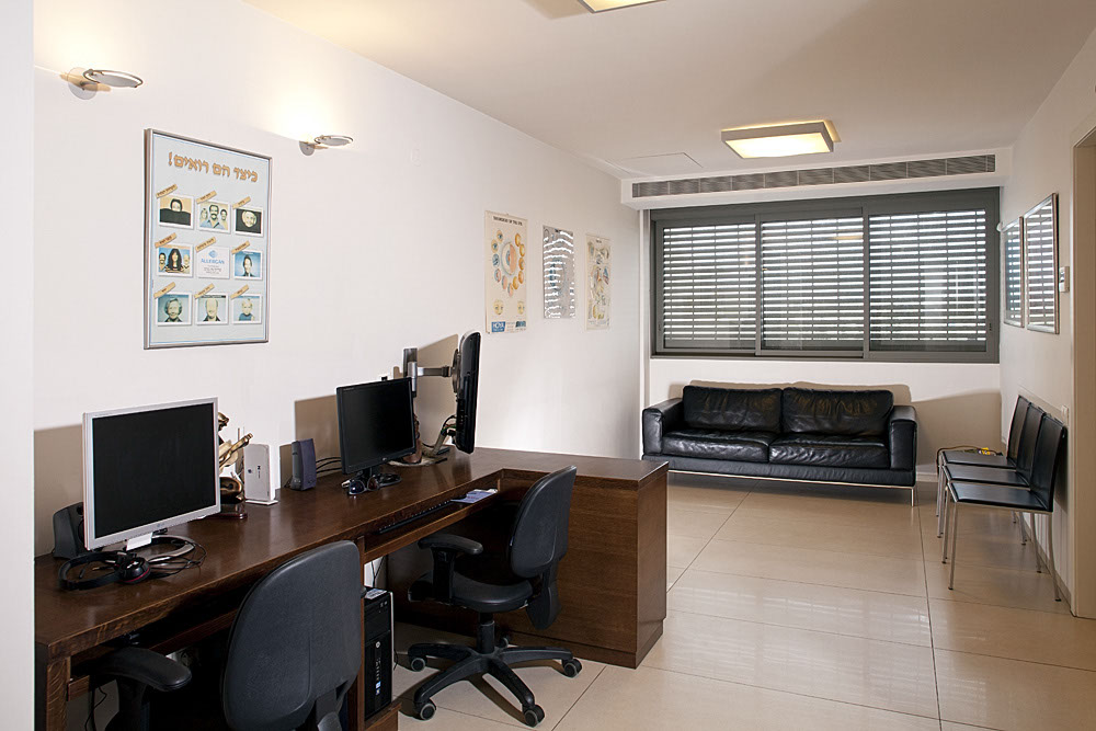 A Penthouse Location: Tel Aviv Architect: Dorith Jaffe Kaminker Photography: Binyamin Adam