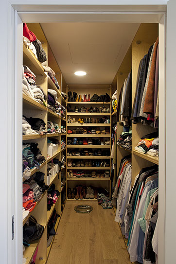 A Penthouse Location: Tel Aviv Architect: Dorith Jaffe Kaminker Photography: Binyamin Adam