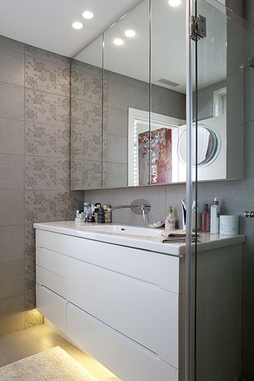 A Penthouse Location: Tel Aviv Architect: Dorith Jaffe Kaminker Photography: Binyamin Adam