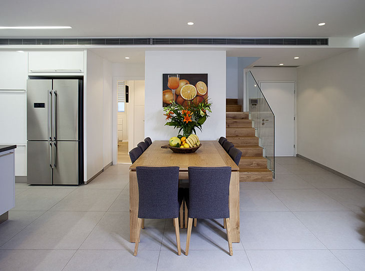 A Penthouse Location: Ra'anana Architect: Dorith Jaffe Kaminker Photography: Binyamin Adam