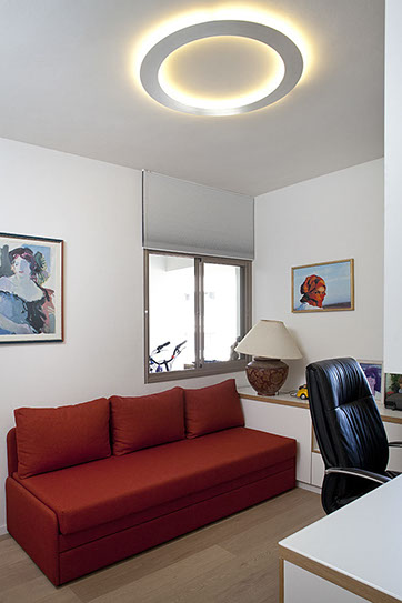 A Penthouse Location: Tel Aviv Architect: Dorith Jaffe Kaminker Photography: Binyamin Adam