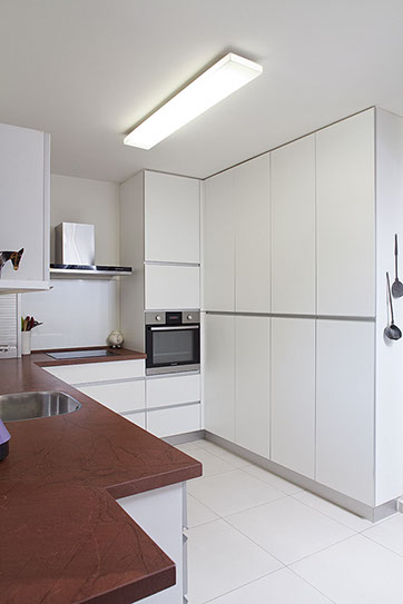 A Penthouse Location: Tel Aviv Architect: Dorith Jaffe Kaminker Photography: Binyamin Adam