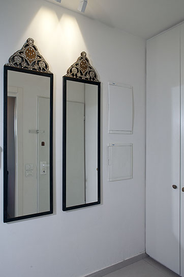 An Apartment Location: Tel Aviv Architect: Dorith Jaffe Kaminker Photography: Binyamin Adam